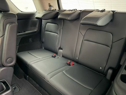 New 2026 Nissan Pathfinder Platinum image 17