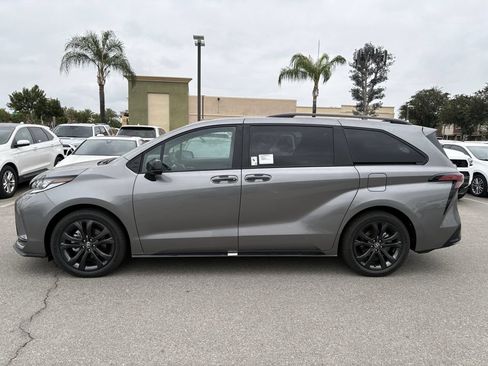 Certified 2026 Toyota Sienna XSE FWD image 2
