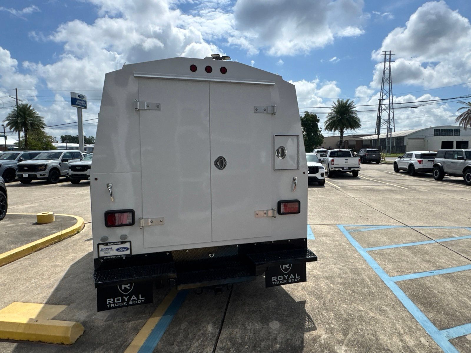 Used 2026 Ford E-350 and Econoline 350 Super Duty w/ Power Equipment Group RWD image 5