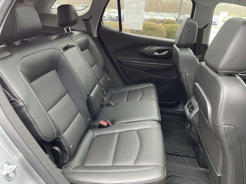 Used 2024 GMC Terrain SLT w/ Infotainment Package II image 41