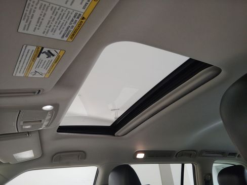 Used 2019 Nissan Armada SL w/ Premium Package image 14