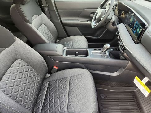 Used 2026 Nissan Kicks SV w/ Charging Package image 12