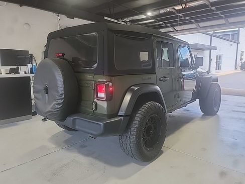 Used 2021 Jeep Wrangler Unlimited Sport AWD/4WD image 3