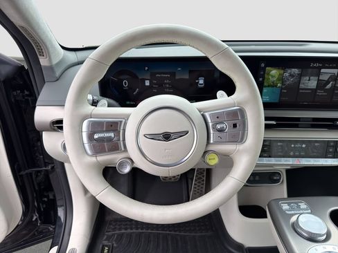 Used 2023 Genesis GV60 Performance AWD/4WD image 10