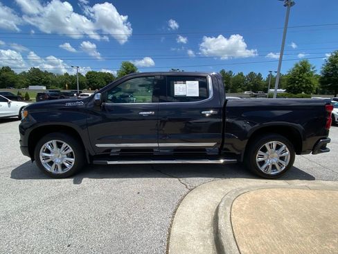 Used 2023 Chevrolet Silverado 1500 High Country w/ High Country Premium Package AWD/4WD image 4