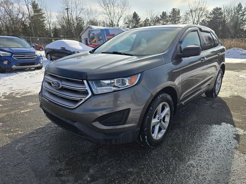 Used 2017 Ford Edge SE image 7