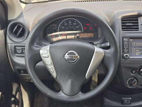 Used 2018 Nissan Versa S FWD image 15