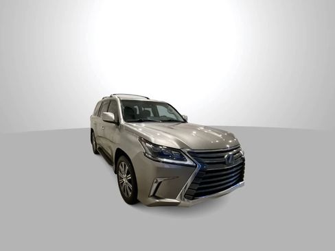Used 2017 Lexus LX 570 4WD image 2