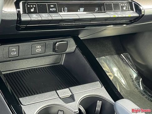 Certified 2026 Toyota Prius XLE FWD image 30