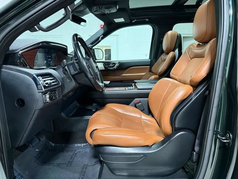 Used 2021 Lincoln Navigator Reserve w/ Luxury Package AWD/4WD image 12