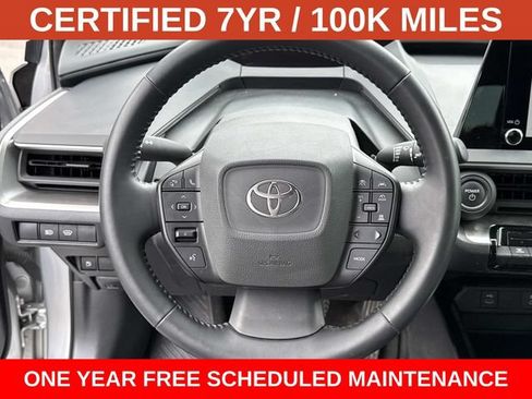 Used 2024 Toyota Prius LE FWD image 18