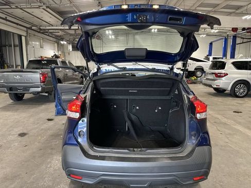 Used 2019 Nissan Kicks SV FWD image 26