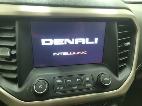 Used 2017 GMC Acadia Denali w/ Technology Package FWD image 21