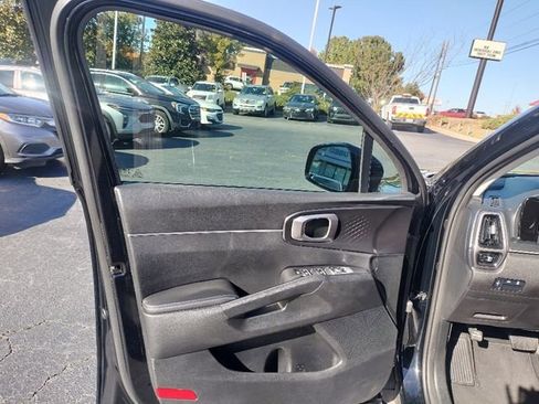 Used 2021 Kia Sorento S image 31