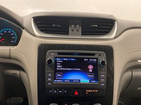 Used 2017 Chevrolet Traverse LT image 11