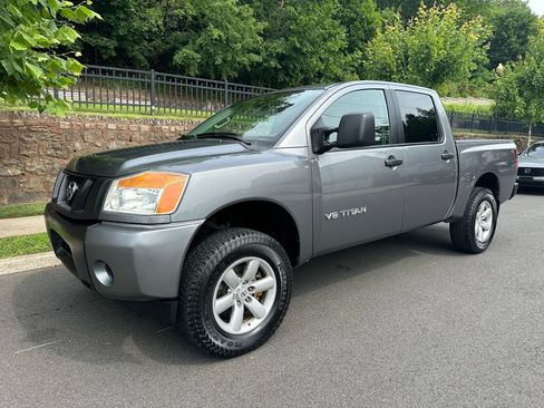 Used 2015 Nissan Titan PRO-4X image 4