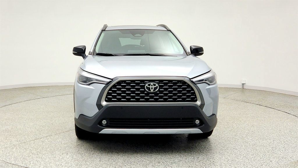 Used 2025 Toyota Corolla Cross XLE w/ Convenience Package AWD/4WD image 2