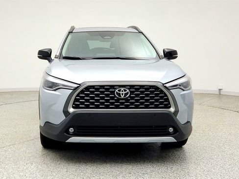 Used 2025 Toyota Corolla Cross XLE w/ Convenience Package AWD/4WD image 2