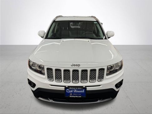 Used 2017 Jeep Compass Latitude FWD image 10