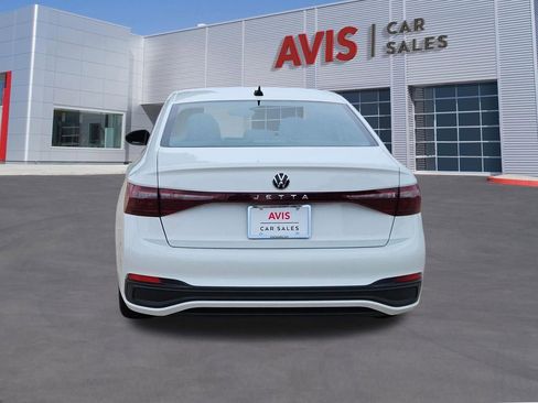 Used 2025 Volkswagen Jetta Sport FWD image 5