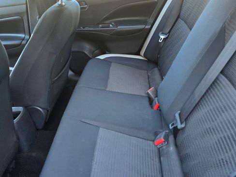 Used 2020 Nissan Versa SV FWD image 6