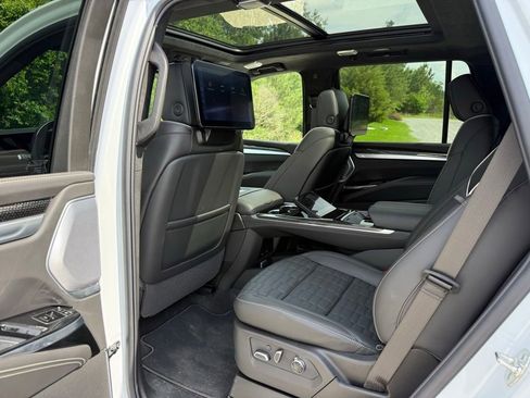 New 2026 Cadillac Escalade V AWD/4WD image 22