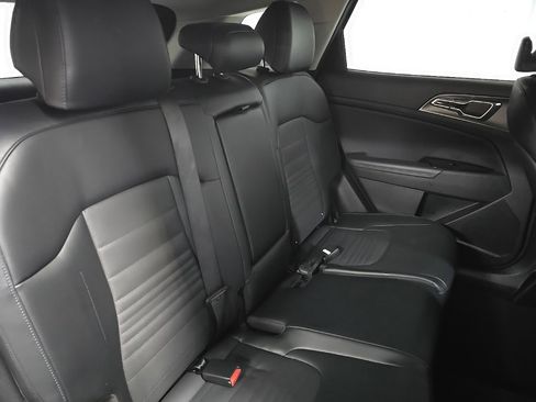 Used 2023 Kia Sportage SX image 17