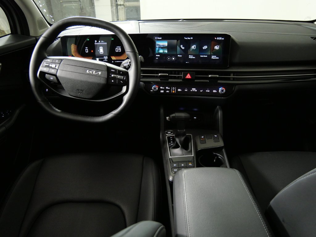 Used 2026 Kia Sportage EX FWD image 19