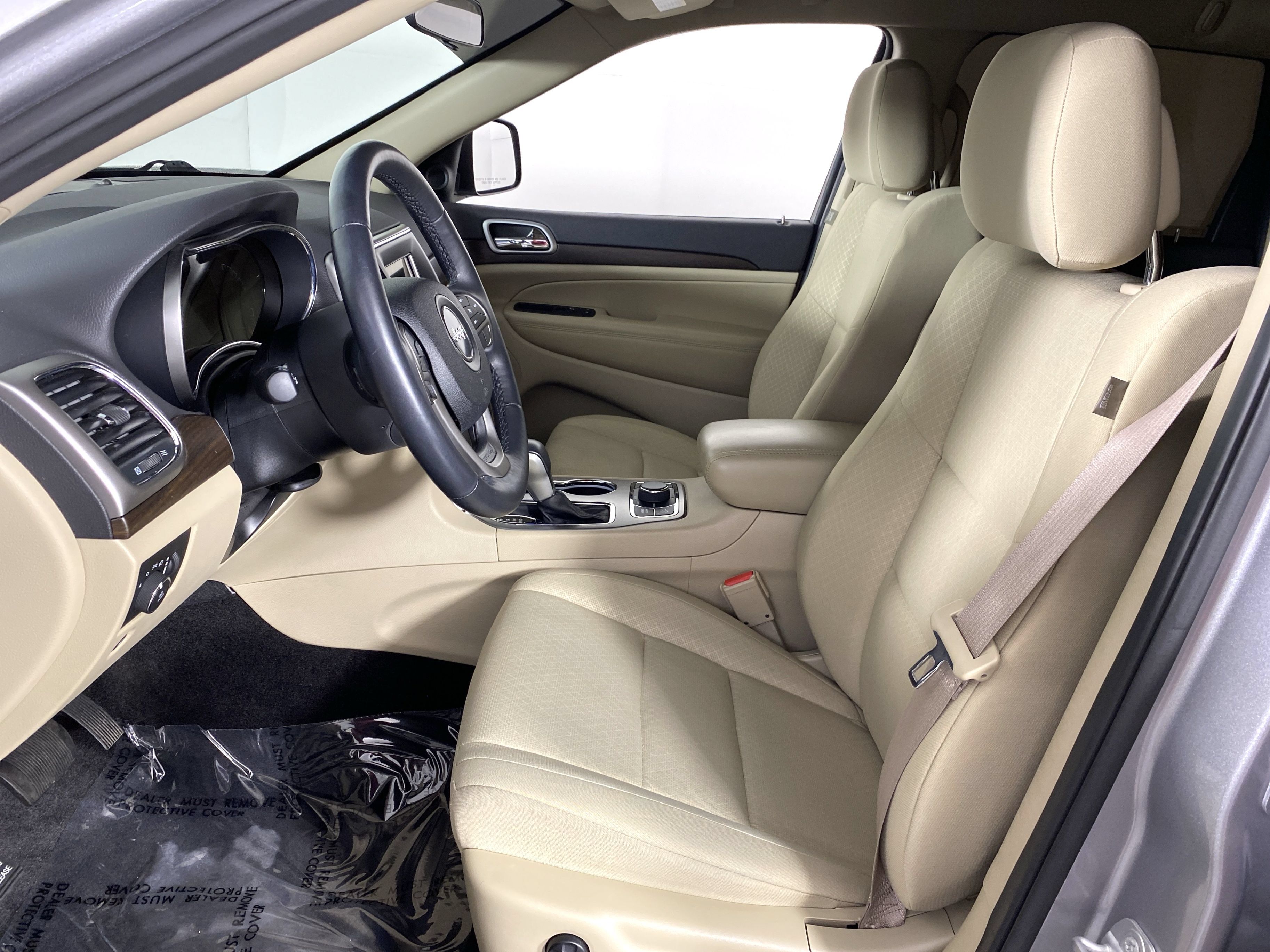 Used 2018 Jeep Grand Cherokee Laredo AWD/4WD image 15
