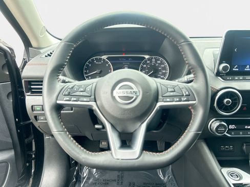 Used 2023 Nissan Sentra SR w/ Midnight Edition Package FWD image 16