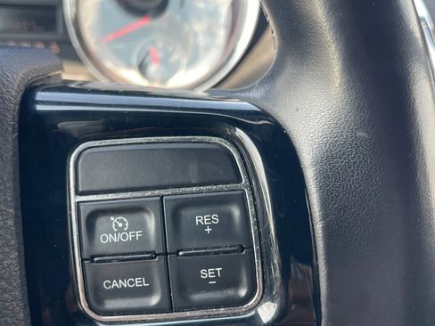 Used 2019 Dodge Grand Caravan SXT image 21