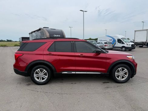 Used 2021 Ford Explorer XLT w/ Equipment Group 202A RWD image 17