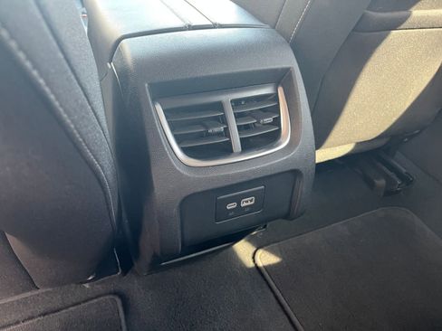 Used 2025 Chevrolet Blazer LT image 23