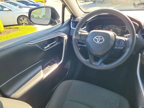 Used 2024 Toyota RAV4 XLE image 21