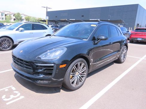 Used 2018 Porsche Macan GTS AWD/4WD image 2