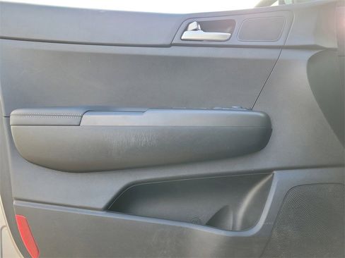 Used 2019 Kia Sportage LX image 14