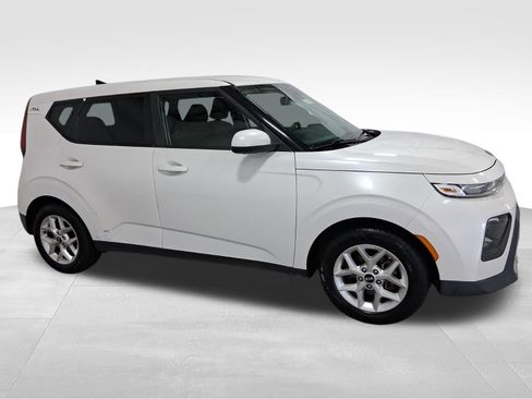 Used 2020 Kia Soul S FWD image 3