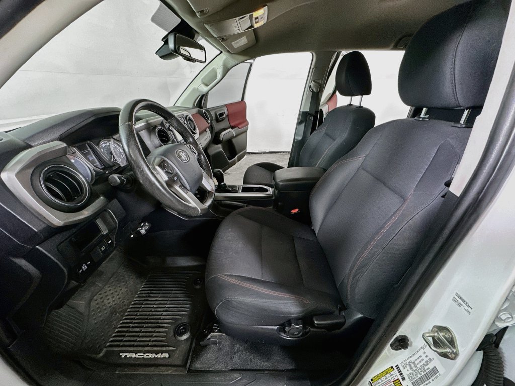 Used 2019 Toyota Tacoma SR5 RWD image 17