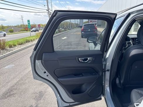 Certified 2025 Volvo XC60 B5 Plus AWD/4WD image 14