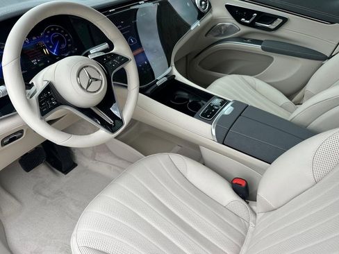 New 2026 Mercedes-Benz EQS 400 4MATIC SUV image 4