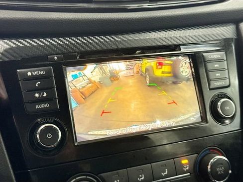 Used 2020 Nissan Rogue S image 11