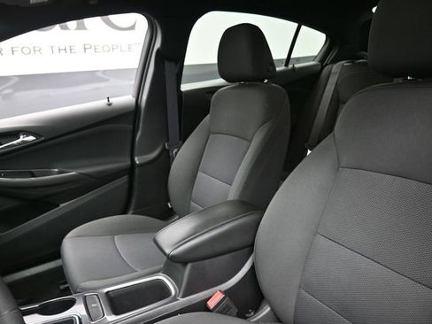 Used 2017 Chevrolet Cruze LT w/ Sun And Sound Package image 16