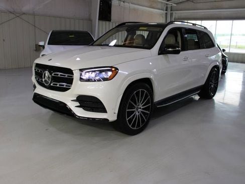 Used 2023 Mercedes-Benz GLS 450 4MATIC w/ AMG Line Exterior image 39