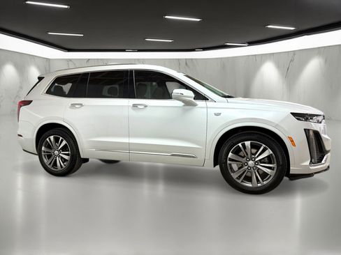 Used 2021 Cadillac XT6 Premium Luxury image 8
