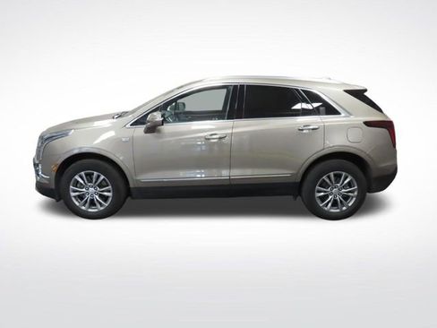 Used 2023 Cadillac XT5 Premium Luxury image 2