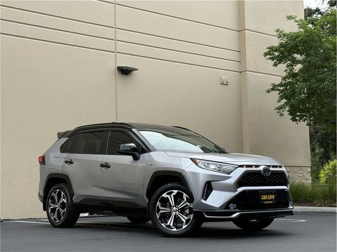 Used 2021 Toyota RAV4 XSE w/ Premium Package image 30