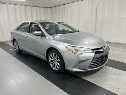 Used 2015 Toyota Camry XLE FWD image 1