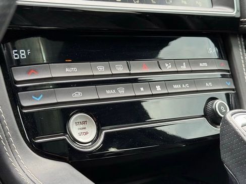 Used 2020 Jaguar F-PACE SVR AWD/4WD image 22