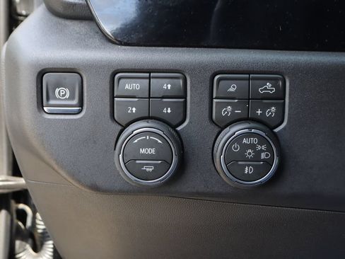 Used 2026 Chevrolet Silverado 1500 LT Trail Boss w/ LT Trail Boss Premium Package AWD/4WD image 20