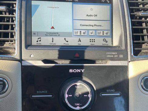 Used 2018 Ford Taurus Limited image 5